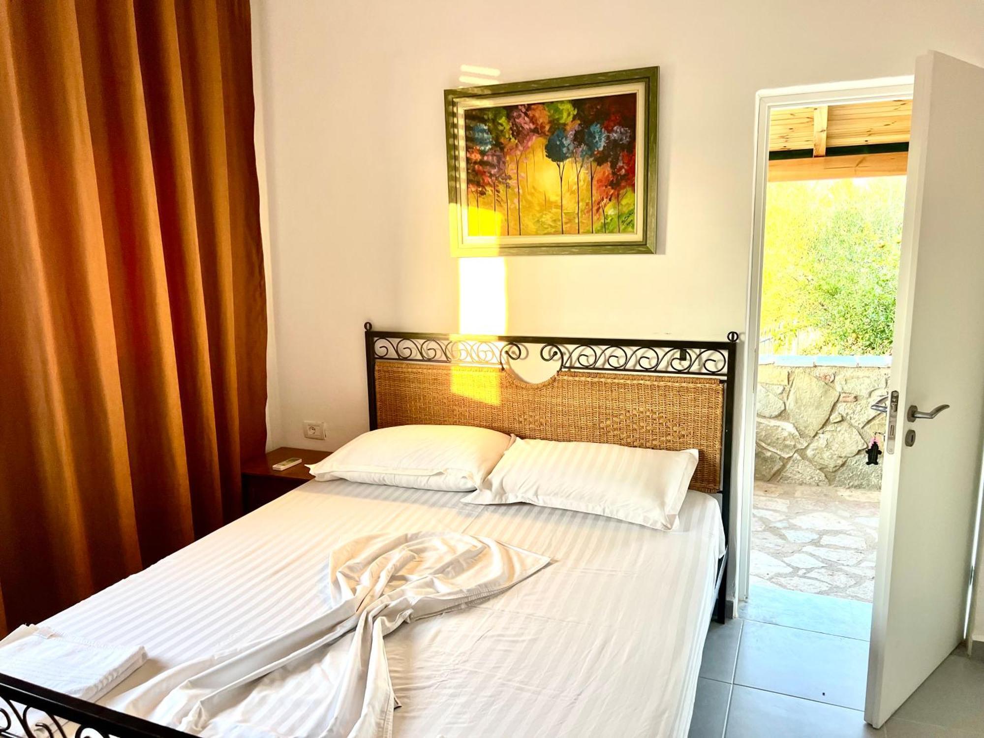 Jardin Miraculeux Hotel Himara Kültér fotó