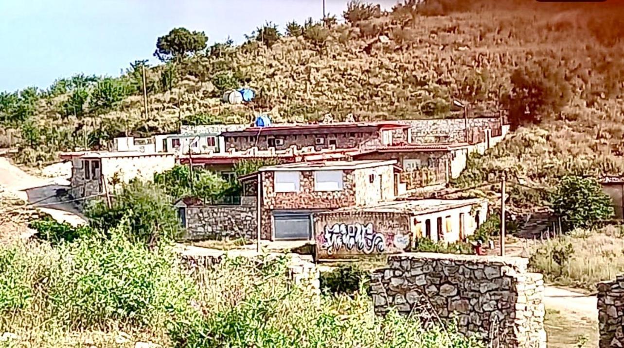 Jardin Miraculeux Hotel Himara Kültér fotó