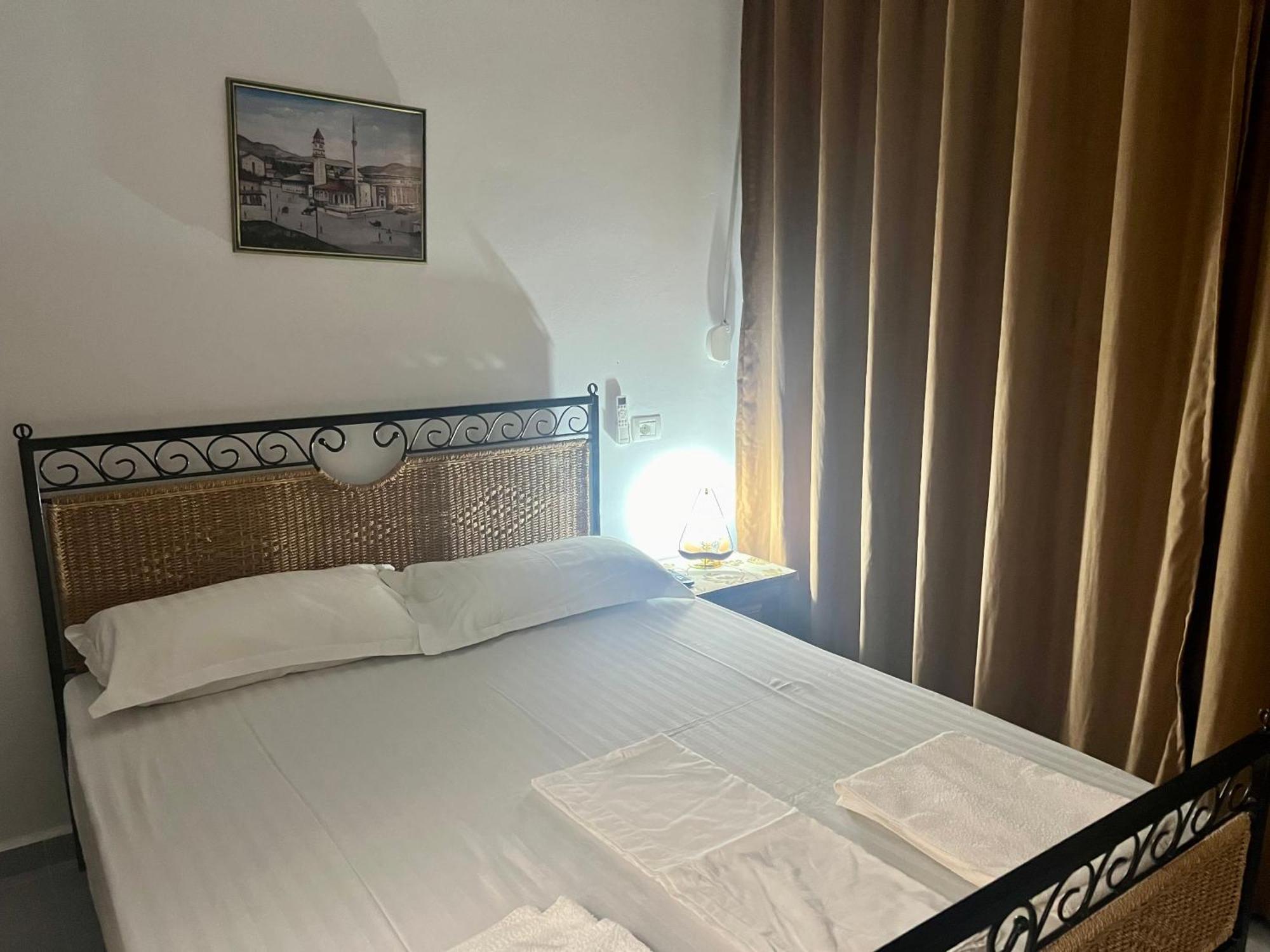 Jardin Miraculeux Hotel Himara Kültér fotó