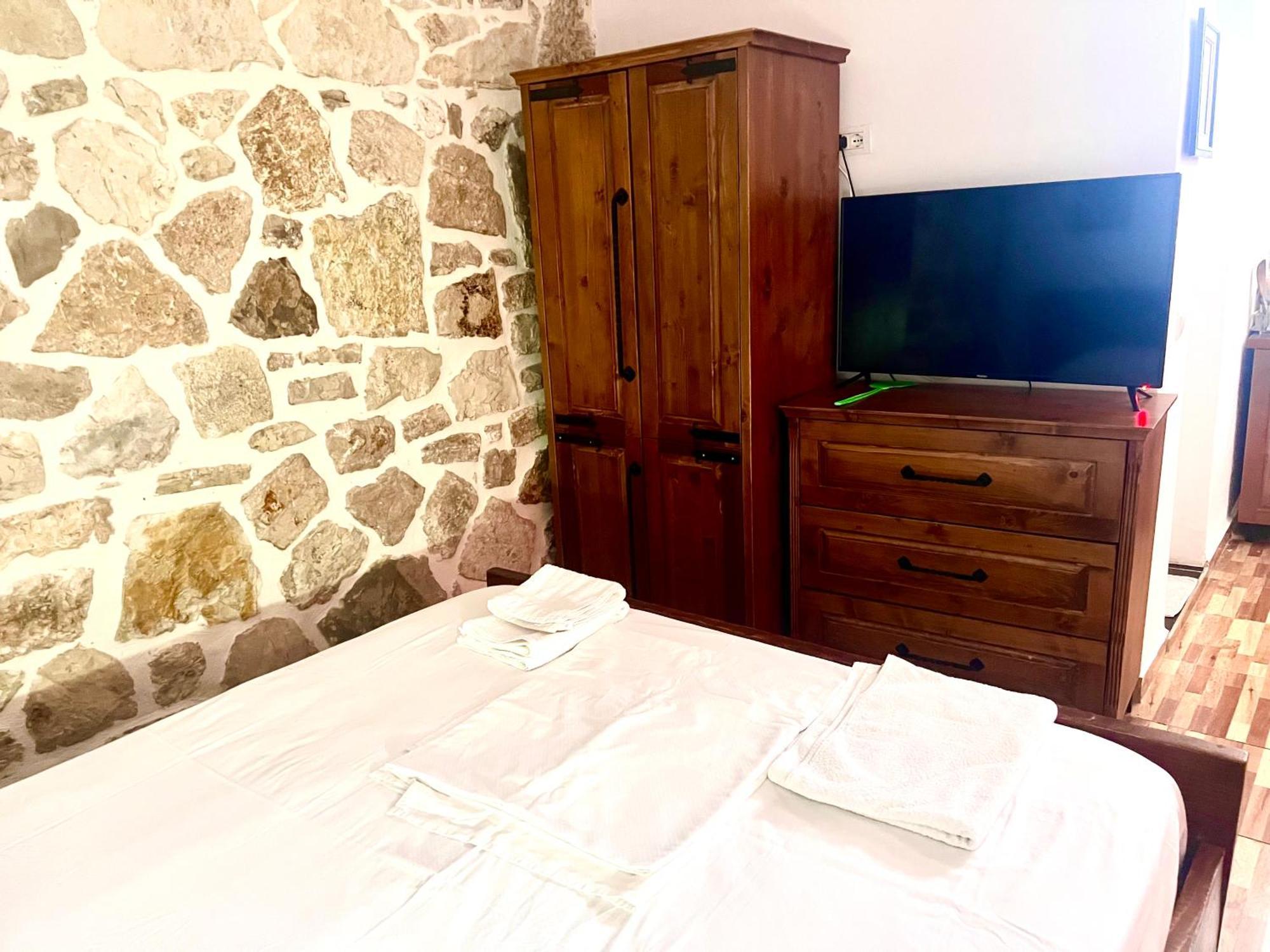 Jardin Miraculeux Hotel Himara Kültér fotó